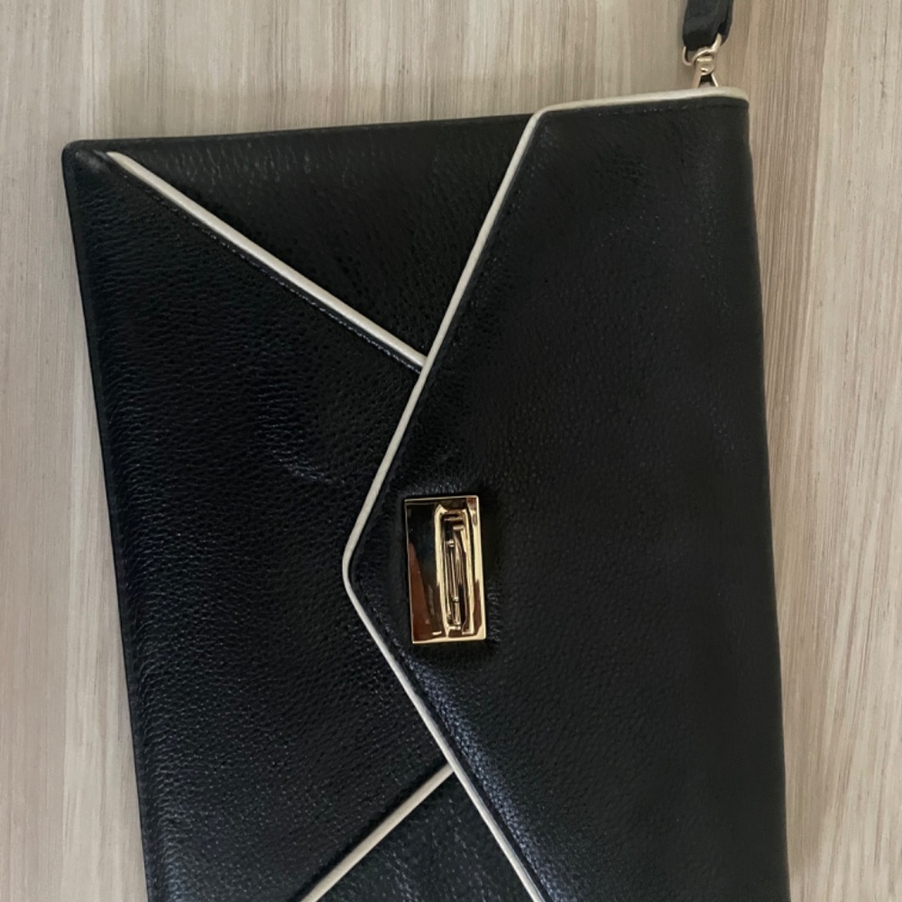Kate Spade - Picture 2 of 2